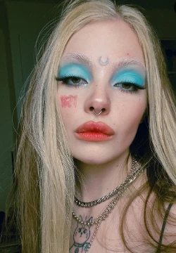 Также mirna_kaplan в инсте