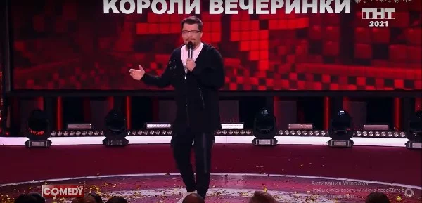 В новогоднем выпуске Камеди Клаб была эта рубрика. Ну.... да-да, надеюсь кому то кроме меня это понравится(