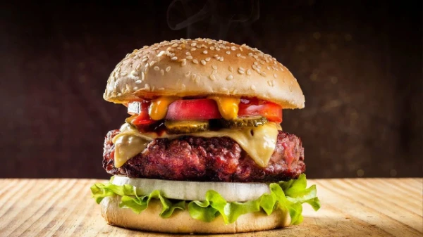 Фастфуд (англ. fast food, от fast — «быстрый» и food — «еда») — это пища с коротким временем приготовления и потребления. 