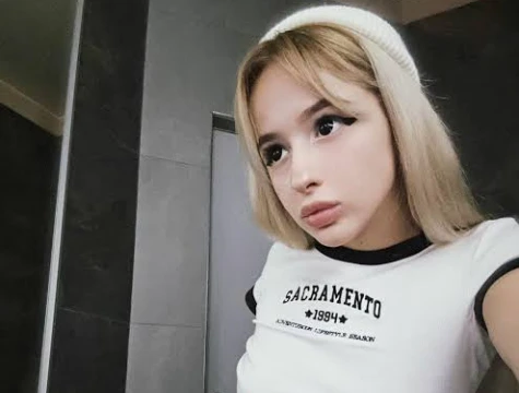 Угадай всех тиктокерш по их жопе. Попробуй не кончить проходя этот тест)) желаю удачи в прохождении.