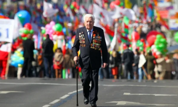 В мире есть множество людей, кто-то старше, кто-то младше... А в каких странах больше старого населения? В каких странах среднее население больше? Попробуйте назвать 30 самых "старых" стран мира!