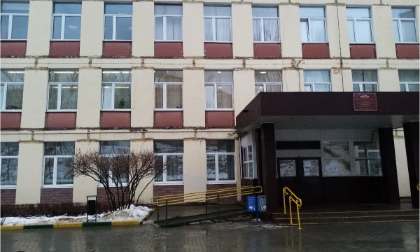 Ваша задача поиграть за меня в мой школьный понедельник и получить пятёрку или пятёрки. Если получите 2 или 3, то автор теста (я) вас расстреляет. Удачи! 