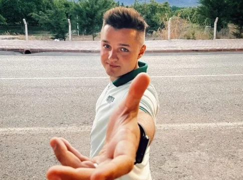 Женя Белозёров- один из лучших блогеров в СНГ по моему мнению и не только)