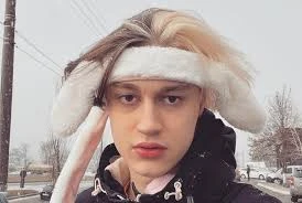 Здесь будут представлены кринжовые блогеры 
P.S: этот тест создался в развлекательных целях а не кого-то осквернить