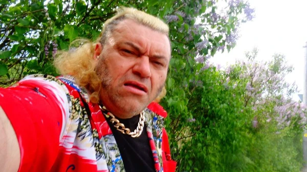 В данном турнире представлено 32 музыкальные композиции Пророка Солнцебоя, Солнышка Смоленского, Парня из Йарцева - Геннадия Черенцова. Песни отбирались по субъективному мнению. Приятной игры)