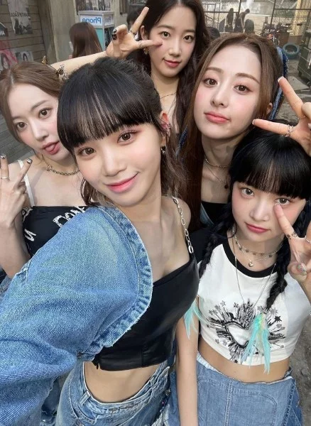 Seventeen, ateez, fromis_9, enhypen...