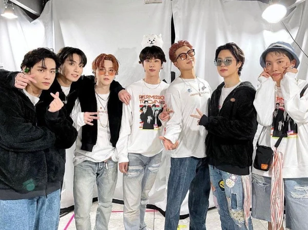 Любишь BTS? Тогда давай узнаем на сколько % ты ARMY!  Вопросы будут очень легкими! Приятного прохождения!