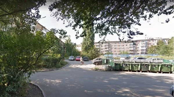 Не стоит путать туризм с эмиграцией.
Реальная жизнь в новой стране - это не круассан с кофе возле Эйфелевой башни под песни Эдит Пиаф, и не жизнь студентов из типичного американского сериала.