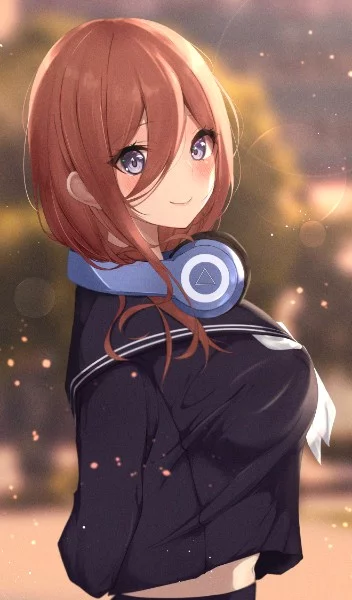 Мику Накано — одна из главных героинь серии 5-toubun no Hanayome. Она является третьей сестрой Накано.