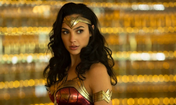 Есть несколько героинь фильмов, мультфильмов и комиксов от DC, выбери ту, которая тебе нравится больше всего