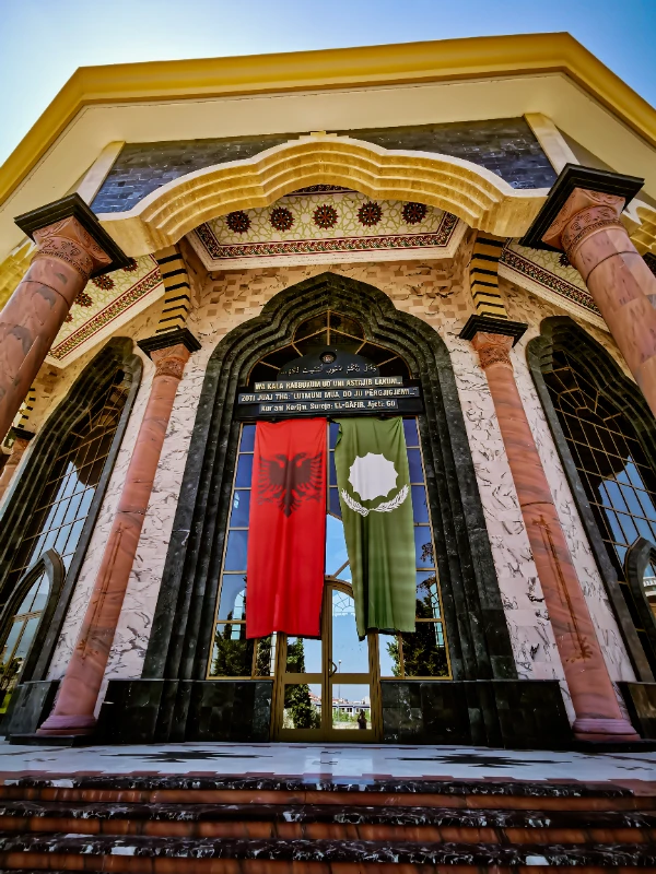 Всемирная штаб-квартира Бекташи. Г. Тирана Всемирная штаб-квартира Бекташи. Г. Тирана