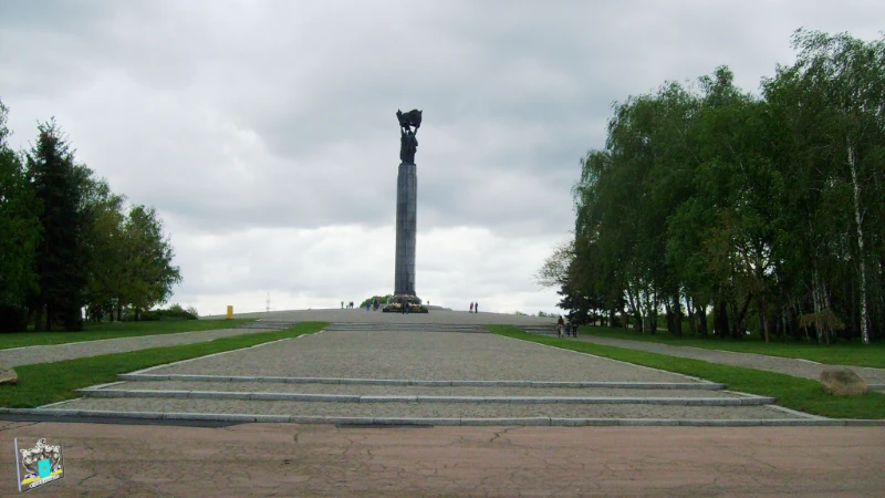 Монумент славы в Житомире Монумент славы в Житомире