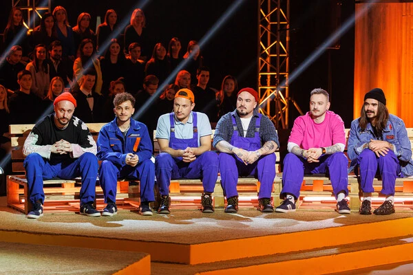 Выбирай любимую медиа личность из команд «КликКлак», «Хозяева squad», «ЛиGа»!
ПРИМЕЧАНИЕ! :Не обязательно что это именно участники, могут быть и "частые гости" 
