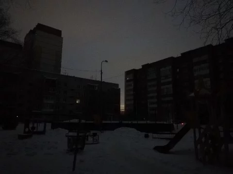 Что-же, вы просто сидели дома и отдыхали и вдруг... Свет выключают! Что вы будете делать?