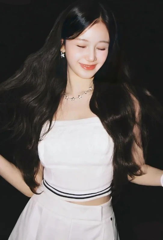 Nayeon~a - Элегантная, в том же деле милая. Поэтому. Nayeon~a - Элегантная, в том же деле милая. Поэтому. 