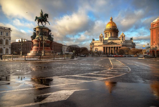 В Санкт Петербурге происходило много событий и ТЫ должен выбрать какие были на самом деле!