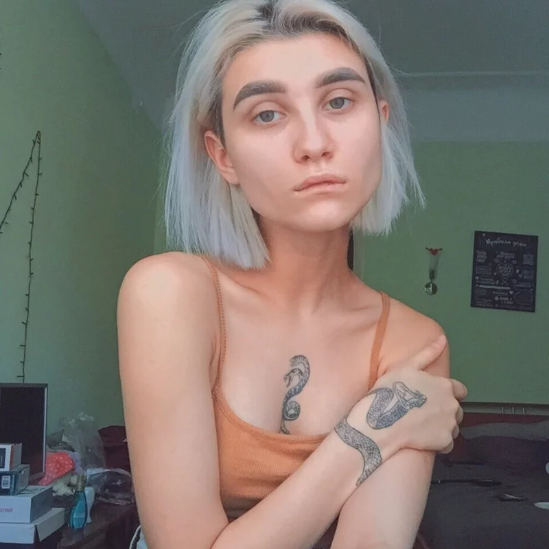 Потом цвет вымылся и я захотела быть полностью белой (20 лет) Потом цвет вымылся и я захотела быть полностью белой (20 лет)