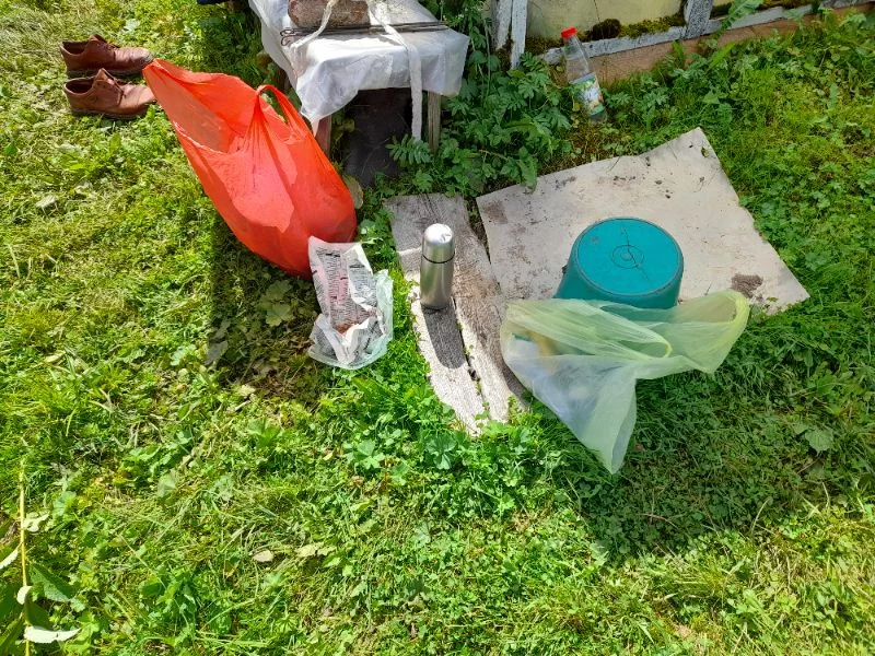 Мы взяли с собой немного еды и воды👀 Мы взяли с собой немного еды и воды👀