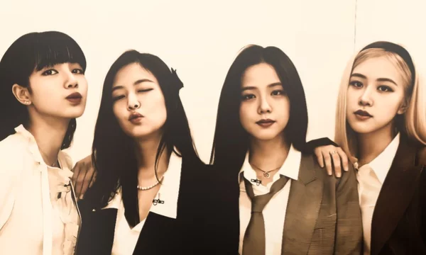 будут даны 10 моих любимых песен blackpink, а ваша задача составить из них топ, не зная, какая будет следующей, удачи :)