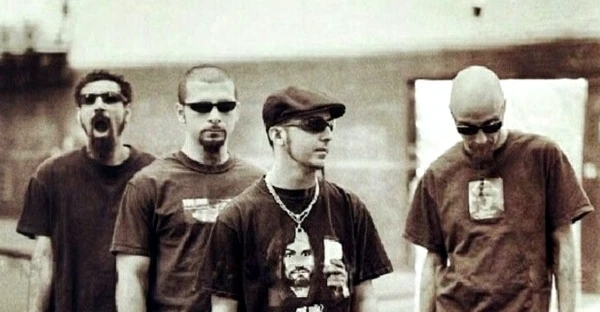 System of a Down - метал-группа, известная своими текстами и уникальным звучанием. Ее музыка оставляет неизгладимый след в сердцах поклонников. Я подготовил сложный тест, который тебе предстоит пройти