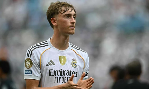 Choose the best defender (CB) of our time. Выбираем лучшего центрального защитника современности.