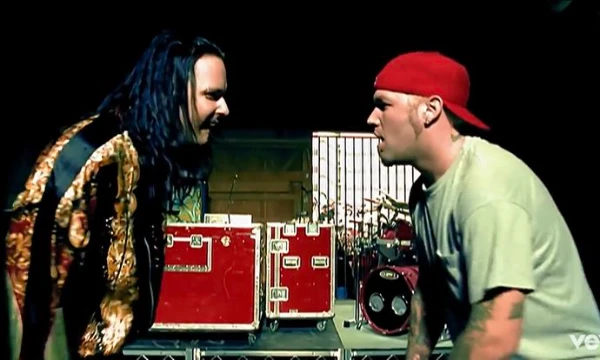 Korn, Limp Bizkit, Deftones все эти группы так или иначе стали знаковыми для такого жанра как ню-метал но какой альбом из дискографий этих коллективов является самым знаковым либо просто вашим любимым