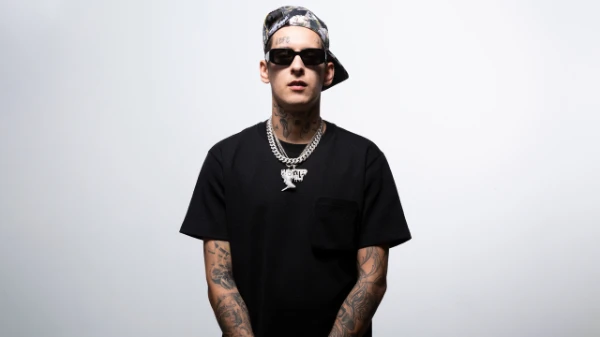 Я с-с-с... вдохновился идеей ShadyXV и решил не пихать всех в турнир на 1024 позиции, а разбить на много частей. В следующий этап проходят лучшие 16 по очкам в классическом режиме.