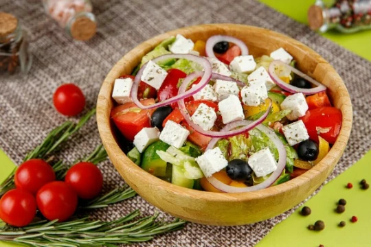 Греческая кухня — традиционная кухня Греции. Является типичной средиземноморской кухней и имеет много общего с кухней юга Франции, Италии, Турции, Балкан.