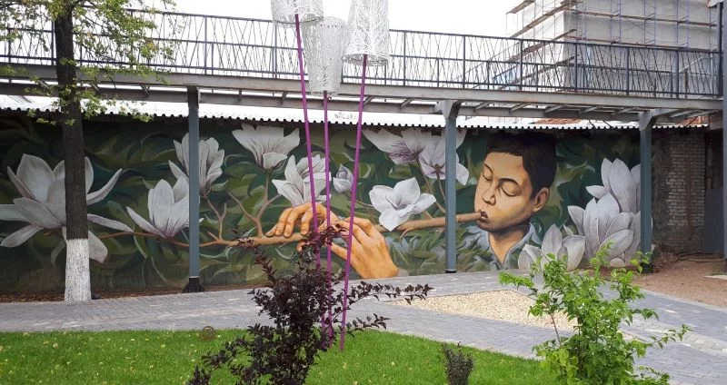 Мальчик с кураем Мальчик с кураем