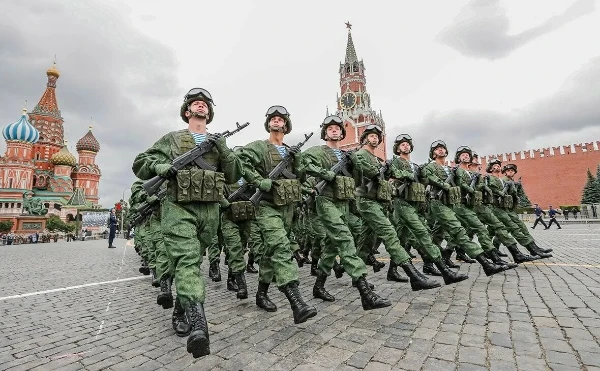 Выбирайте того персонажа который вам больше нравится. Я в основном выбирал персонажей которые нравятся мне, но и старался выбирать других. 