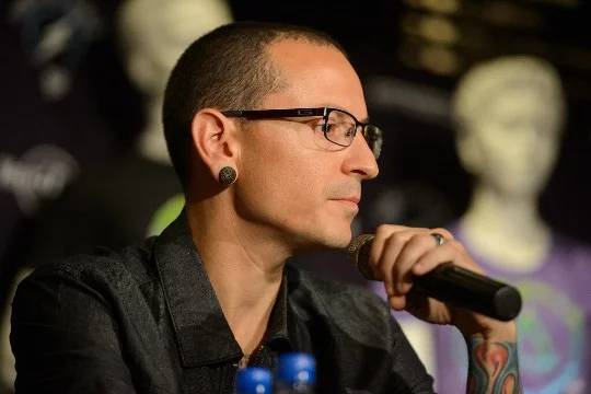 Лучший БрейкДаун, если вам понравится что-то из этого, мне жаль за вас)
По одной песне от исполнителя!