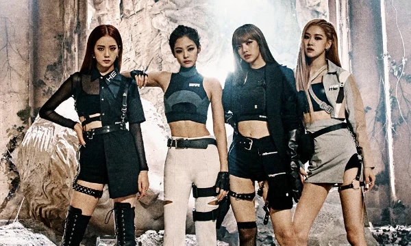 Сегодня вы узнаете кто вы из BLACKPINK. 
Надеюсь вам понравится. !Для тех, кто не знает что такое название и теги, этот тест про K-pop!