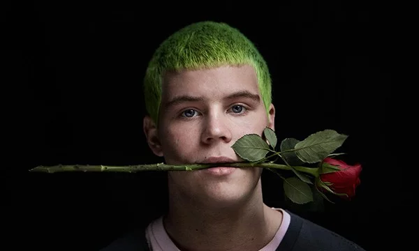 В этом тесте мы проверим насколько хорошо знаешь такого исполнителя как Yung Lean.