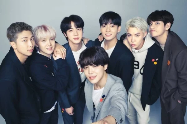 Выбери свой любимый k-pop клип мужской группы. Кого ты выберешь решать тебе. 