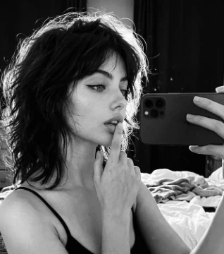 Предлагаю выбрать наиболее понравившуюся девушку