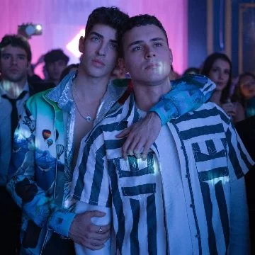 Выбираем любимые взаимоотношения в сериале.
