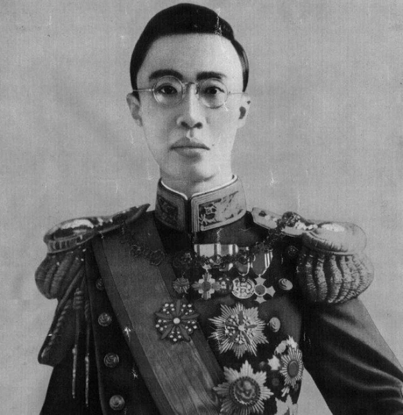 Айсингёро Пу И - правитель Маньчжоу-го в 1932-1945 годах. Попробуйте встать на его место, и приведите Маньчжурию к процветанию. Тест был сдалан совместно с пользователем Elisey07