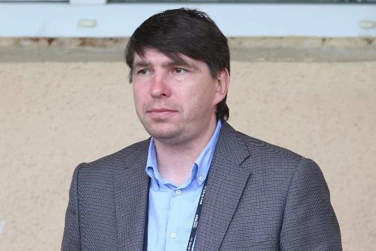 Ради придания интриги этому турниру, не были включены в список имбалансные тренеры, такие как Романцев, Сёмин, Газзаев и Борис Завельевич Раппопорт.