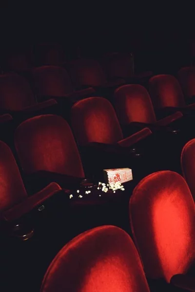 Пройди тест и выбери самую красивую или любимую тобой киношную пару ❤🎞🎥
В тесте собраны как старые, так и новые фильмы и сериалы