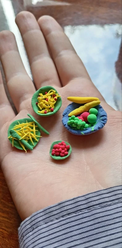 Там даже ложка с ножом есть) Там даже ложка с ножом есть)