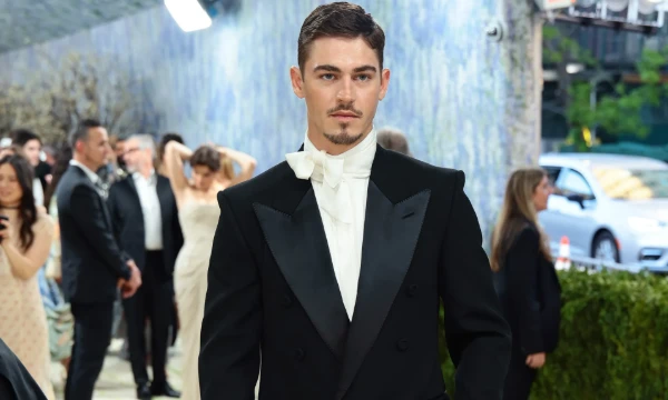 Продолжаем серию тестов про Met Gala 2026! Выбери лучший мужской образ. "Fashion is Art" - тематика мероприятия (Мода - это искусство).