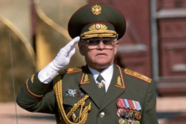 Данный тест собрал все воинские звания сухопутных войск рф (образца 90x), сможешь ли ты отгадать все звания по погонам?