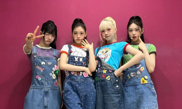 Baby DONT Cry (베이비 돈 크라이) - это женская группа из четырёх участниц компании P NATION. Они дебютировали 23 июня 2025 года с сингловым альбомом "F Girl".