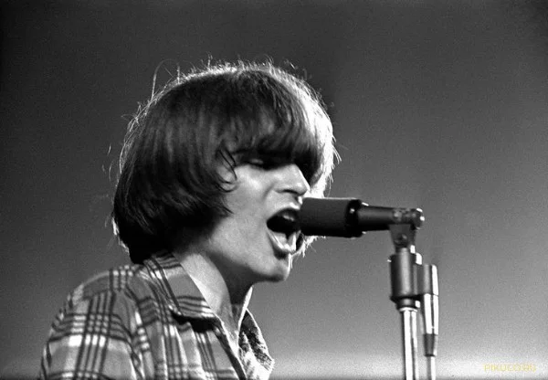 В рок-музыке 1969-й стал годом бесконечных перемен. Рок окончательно стал главным музыкальным жанром и заиграл ещё громче. В этом турнире представлены лучшие рок-песни 1969 года. Советую пройти всем!