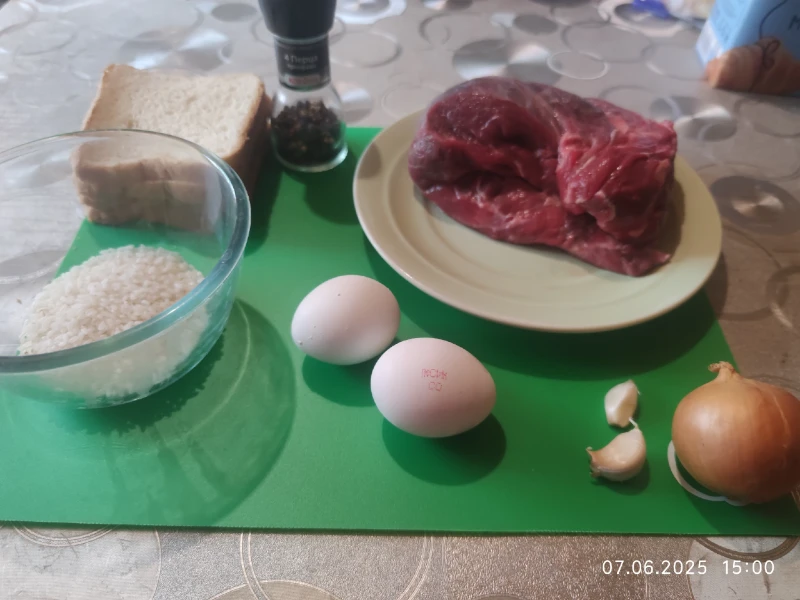 Готовим зразы с рисом и яйцом Готовим зразы с рисом и яйцом