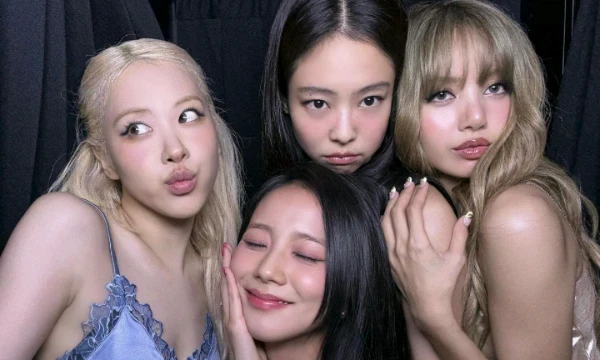 В этом тесте вы будете на ночёвке у девочек из Blackpink , всем удачного прохождения , надеюсь , что вам понравится мой тест 🌺