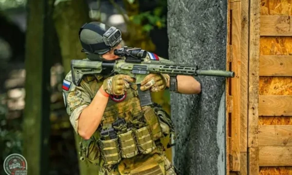 Всем привет. Я вам предлагаю пройти это древо. Вы сможете сыграть за стрейкболиста и погрузиться в мир стрейкбола. Приятного прохождения!