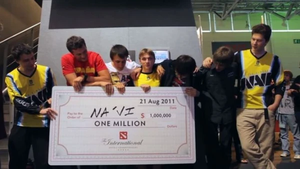 Список всех игроков The International c 2011-го по 2023-й. Выбери своего любимчика!  Добавил участников Last Chance Qualifier 2022, что бы забить больше пустых слотов.