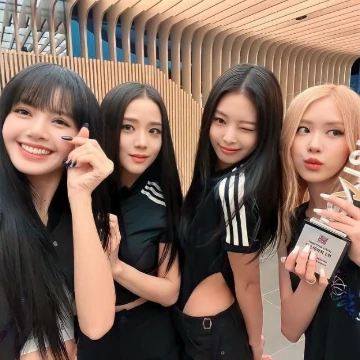 Выберите песню Blackpink, и мы увидим, насколько мы похожи.