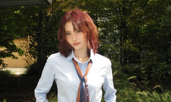 Хираи Момо (Hirai Momo) — японская певица и танцовщица, участница южнокорейской женской группы TWICE. Выберите лучшую фотку с данной девушкой